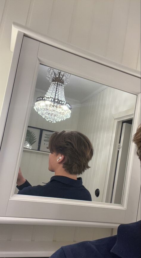 Middle Part Layered Hair Men, The Flow Straight Hair Men, Middle Part Hairstyles Men Back, Longer Hairstyles For Men With Straight Hair, Wings Hairstyle Men With Hat, Men’s Middle Part Haircut Flow, The Flow Hairstyle Men Straight Hair, Men’s Middle Part Flow, Mens Haircut Flow