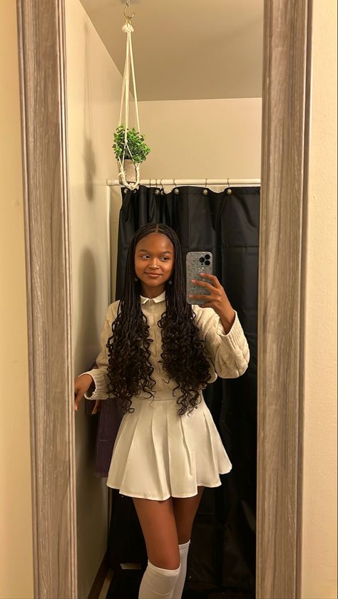 Insta: Diamond_angelina_ #preppy preppy vibes #bathroom #knotlessboxbraids #blackgirlmagic Styles Of Box Braids, Preppy Hairstyle Black Women, Preppy Box Braids, Hairstyles Twisted Hair, Blck Girl Hairstyles Natural, Preppy Hairstyle For Curly Hair, Cole The Bee Hairstyles, Preppy Style Black Woman, Black Braiding Hairstyles