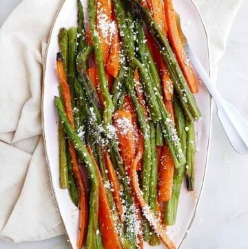 Roasted Asparagus and Carrots - It's a Veg World After All® Roasted Green Beans And Carrots, Southern Veggies, Green Beans And Carrots, Green Beans Side Dish, Carrots And Green Beans, Roasted Green Beans, Carrot Salad, Green Bean Recipes, Carrot Recipes