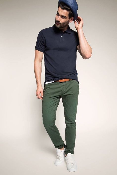 Green Chinos Men, Chinos Men Outfit, Casual Look For Men, Polo Shirt Outfits, Mens Smart Casual Outfits, Green Chinos, Men Fashion Casual Shirts, Smart Casual Men, Mens Fashion Smart