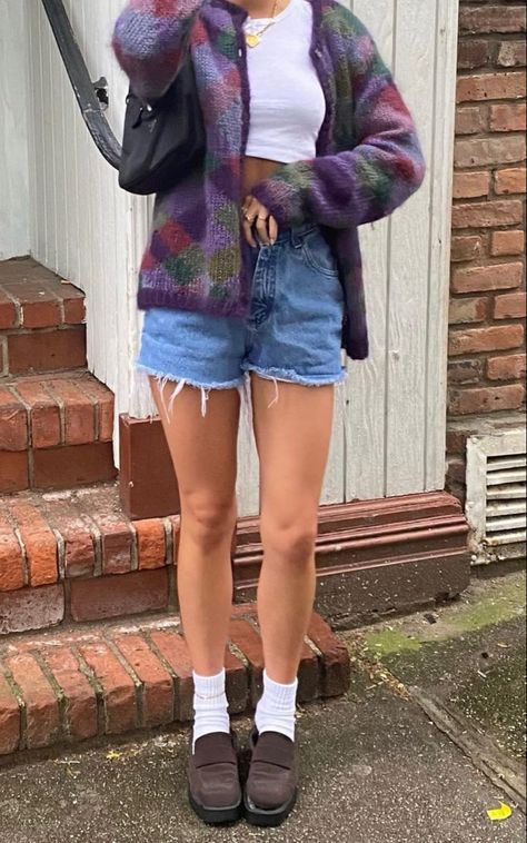 2023 Indie Fashion, Grandpa Shorts Outfit, Retro Button-up Cardigan For Fall, Button Up Shirt Outfit Granola, 90s Spring Outfits, Cute Indie Outfits, Grandpa Outfit Aesthetic, Grandpa Cardigan Outfit, Grandpa Cardigan Outfit Aesthetic