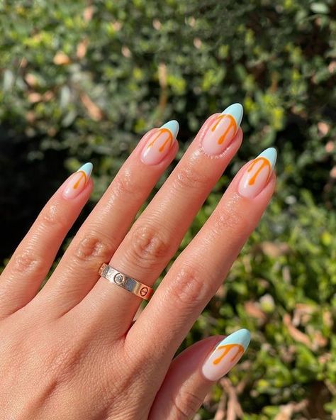 ✿ 𝐃𝐢𝐚𝐧𝐚 𝐍𝐠𝐮𝐲𝐞𝐧 ✿ on Instagram: "Got drip?💧✨ ✌️️TAG YOUR FRIENDS!👇 🎃Pumpkin Pie, Seafoam, Irish Cream from @daily_charme 🛍Use my discount code: RICEKITTYNAILS at https://dailycharme.com #dailycharme #blooddripnails #jellynails #naturalnails #frenchtip #halloweennails #dripnails #bloodynails #ricekittynails" Autumn Nails Ideas, Nails Ideas Autumn, Nail Designs Fall, Diy Nails Easy, Scary Nails, Halloween Nail Art Ideas, Easy Manicure, Nails Yellow, Cute Halloween Nails