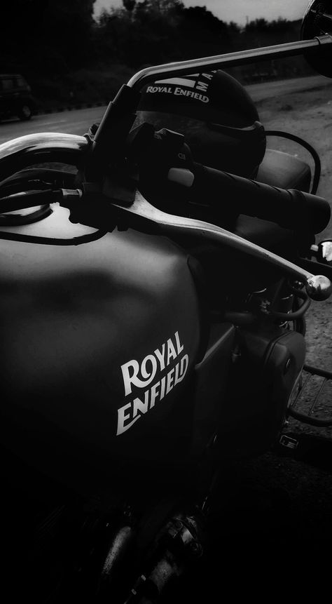 Red Colour Combinations, Royal Enfield Bike, Royal Enfield Hd Wallpapers, Royal Enfield Logo, Royal Enfield Wallpapers, Night Bike Ride, Enfield Bike, Bullet Bike Royal Enfield, Red Color Combinations