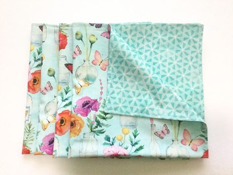 Sew Dinner Napkins, Double Sided Napkins, Sewing Napkins, Beautiful Picnic, Sewing Paterns, Double Sided Fabric, Sell Ideas, Fabric Napkins, Sew Projects