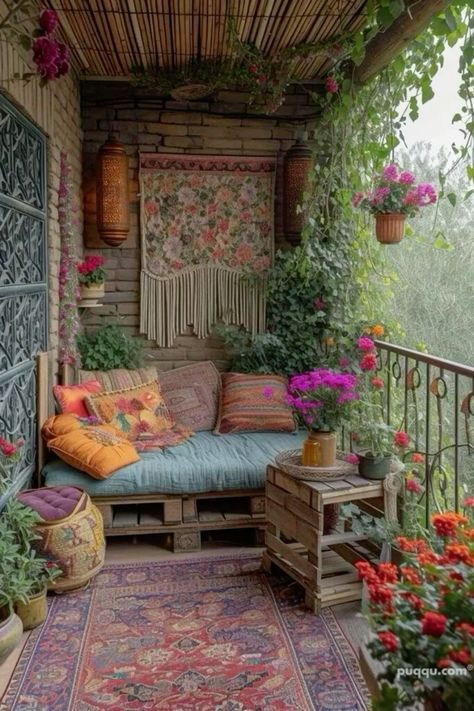 Balkon Decor, Lots Of Plants, Balcony Design Ideas, Small Balcony Design, Dream House Rooms, Dream Room Inspiration, Balcony Design, Dream House Interior, Small Balcony