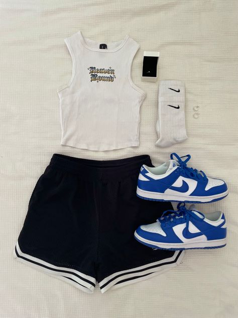 An outift made with basketball shorts and Kentucky dunks. Check out my page for more :)) Kentucky Dunks Outfit, Kentucky Dunks, Dunks Outfit, Basketball Shorts, Kentucky, Basketball, Nike