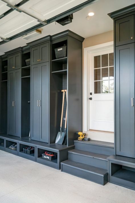 Mudroom Door Ideas, Built In Mud Room, Garage Mudroom Ideas, Mudroom Storage Cabinet, Diy Garage Mudroom, Garage Lockers, Functional Garage, Mud Room Garage, Garage Entryway