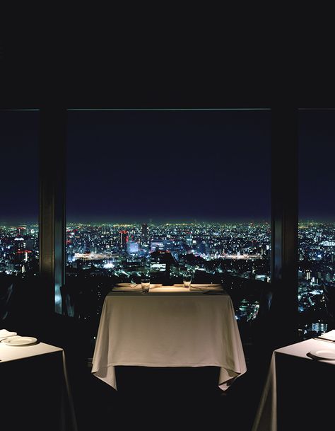 New York Grill | Wallpaper* Best Restaurants In Tokyo, Central Bar, Japanese Beef, Manhattan Hotels, Tokyo Restaurant, Best Rooftop Bars, Grand Central Station, Park Hyatt, Grand Hyatt