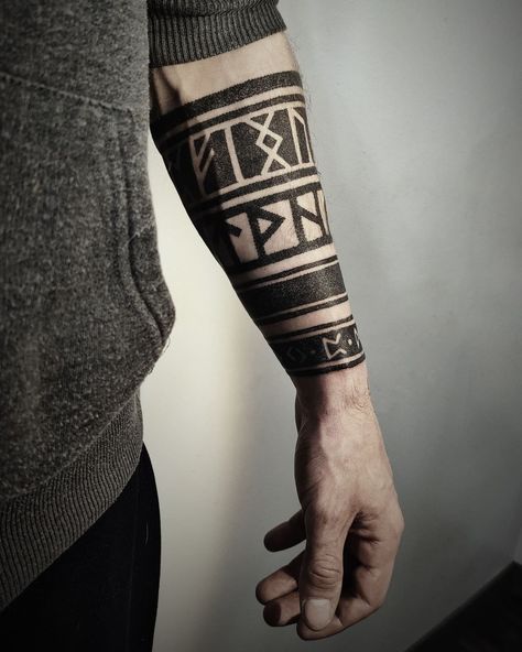 Runes Tattoo, Nordic Tattoos, Slavic Tattoo, Norse Tattoos, Scandinavian Tattoo, Viking Tattoo Sleeve, Vikings Tattoo, Geometric Sleeve Tattoo, Armband Tattoos