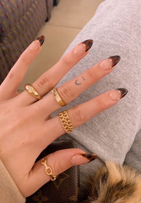 nail inspo brown nails tortoise nails gems Brown Nails With Tortoise, Brown And Tortoise Nails, Tortoise Nails Design French, Brown Nails With Gems, French Tip Tortoise Shell Nails, Tortoise Shell Nails French Tip Coffin, Almond Nails French, Brown Nails Design, Transparent Nails