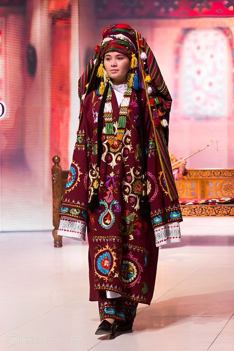 Uzbek Clothing, Turkic Languages, Golden Horde, Chinese Warrior, Blue Green Eyes, Caspian Sea, Cultural Appropriation, National Dress, Central Asia