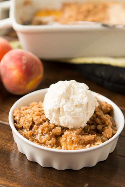 Peach Crisp - Oh Sweet Basil Fresh Peach Crisp, Easy Peach Crisp, Best Apple Crisp Recipe, Peach Crisp Recipe, Delicious Oatmeal, Peach Dessert, Oh Sweet Basil, Instagram Recipes, Peach Crisp