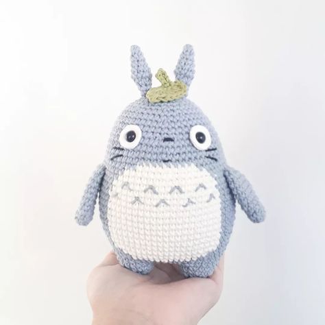 Amigurumi Totoro Free Pattern – Amigurumi Totoro Amigurumi Free Pattern, Totoro Crochet Pattern Free, Anime Amigurumi Free Pattern, Totoro Crochet Pattern, Totoro Crafts, Totoro Crochet, Crochet Keyrings, Totoro Amigurumi, Totoro Pattern