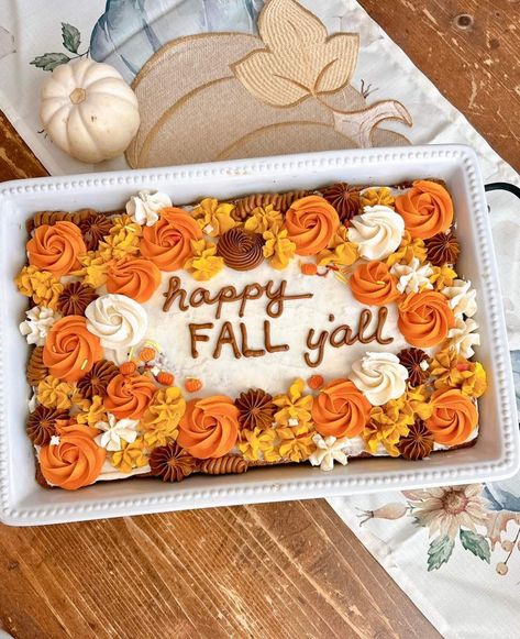 Thanksgiving Sheet Cakes Decorated, Fall Themed Cookie Cake, Fall Sheet Cake Design, Fall Cookie Cake, Thanksgiving Cake Decorating, Pumpkin Cookie Cake, Thanksgiving Cookie Cake, Decorated Cookie Cake, Cookie Cake Decorating Ideas