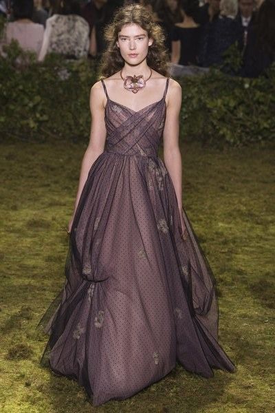 Dior Spring 2017, Romantic Fashion, Collection Couture, Christian Dior Haute Couture, Feminine Romantic, Dior Haute Couture, Spring Couture, Christian Dior Couture, Dior Couture