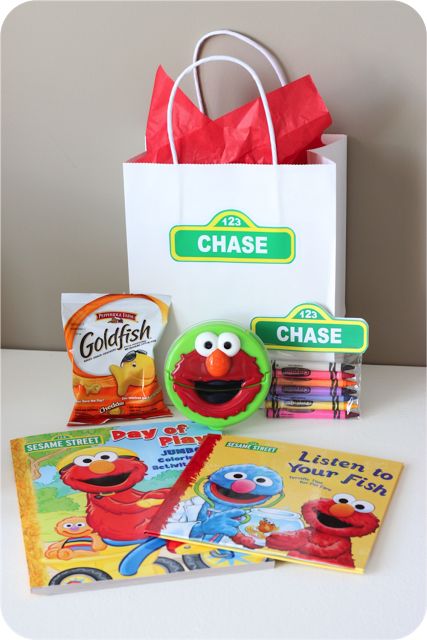 Elmo Party Ideas Blog Elmo Loot Bag Ideas, Sesame Street Party Favors Goody Bags, Sesame Street Gift Ideas, Sesame Street Loot Bag Ideas, Elmo Goodie Bag Ideas, Sesame Street Goodie Bags, Sesame Street Goodie Bag Ideas, Elmo Party Favors, Elmo Decorations