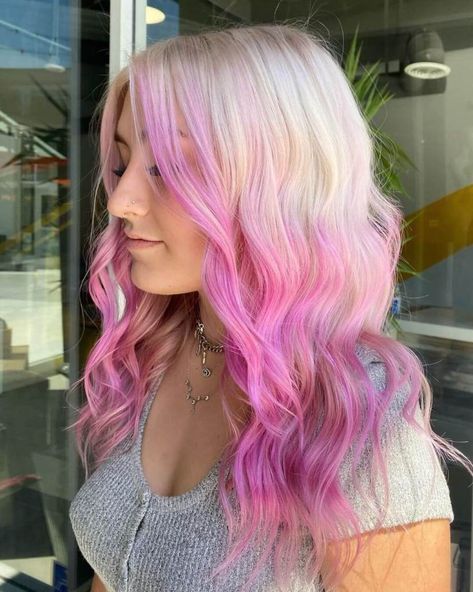 Hair Dye Streaks, Summer Hair Ideas, Purple Hair Color Ideas, Purple Hair Color, Pink Purple Hair, Summer Hair Color Ideas, Hair Colorful, Pink Blonde Hair, Haircuts For Medium Length Hair