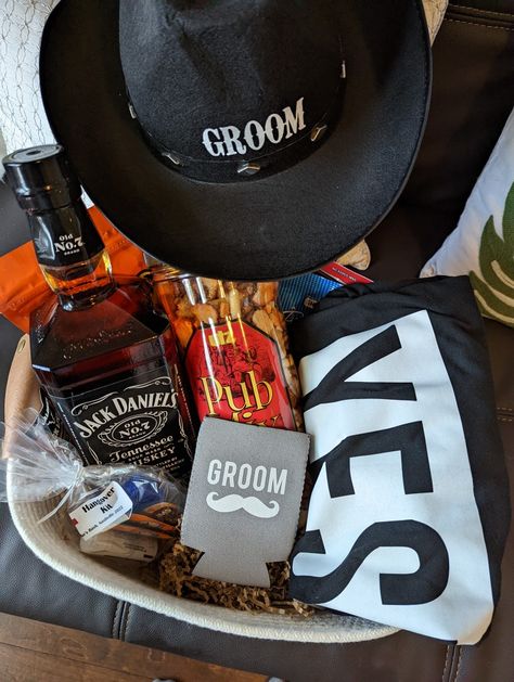 Bachelor Party Goodie Bags, Bachelor Party Gift Bags, Western Bachelor Party, Men Bachelor Party Ideas, Cowboy Bachelor Party, Bachelor Trip Ideas, Bachelor Party Themes For Guys, Mens Bachelor Party Ideas, Groom Bachelor Party Ideas