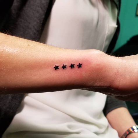 Photo by (eternalei) on Instagram | #startattoo #stars #smalltattoo #wristtattoo Small Star Tattoo, Best Star Tattoos, Star Tattoo On Wrist, Star Tattoo Meaning, Wrist Tattoos Girls, Small Star Tattoos, Side Wrist Tattoos, Star Tattoo Designs, Skeleton Hand Tattoo