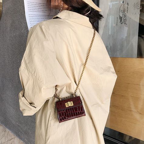 Micro Bag, Small Handbag, Stone Pattern, Designer Crossbody Bags, Crocodile Leather, Simple Bags, Mini Crossbody Bag, Shoulder Messenger Bag, Types Of Bag