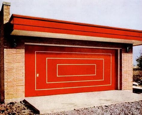 Retro Garage Door Decoration Ideas and Modern Designs for Mid-Century Homes Mid Century Garage Door Ideas, Sliding Main Gate, Mid Century Garage Door, Atomic Ranch Exterior, Garage Door Upgrade, Mcm Backyard, Mid Century Modern Garage, 70s Bungalow, Mid Century Garage