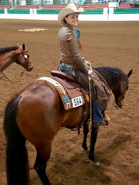 ranch riding level 1 Western Riding Clothes, Western Horsemanship, Hunter Under Saddle, Ranch Riding, Horse Competition, Riding Outfits, Horse Washing, Horse Exercises, Horse Show Clothes