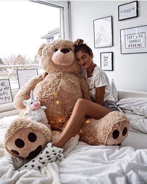 Teddy Girl, Big Teddy Bear, Big Teddy, Giant Teddy Bear, Giant Teddy, Teddy Bear Girl, Teddy Bear Pictures, Disney Instagram, Bear Pictures