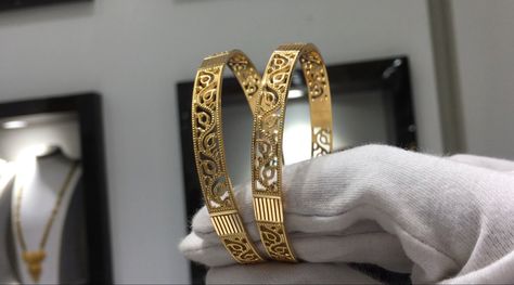 Gold Bangles Design For Women, Daily Wear Gold Bangles, Latest Gold Bangles, Dubai Gold Bangles, Bangles Collection, 22k Gold Bangles, Dubai Gold Jewelry, Gold Bangles For Women, New Gold Jewellery Designs