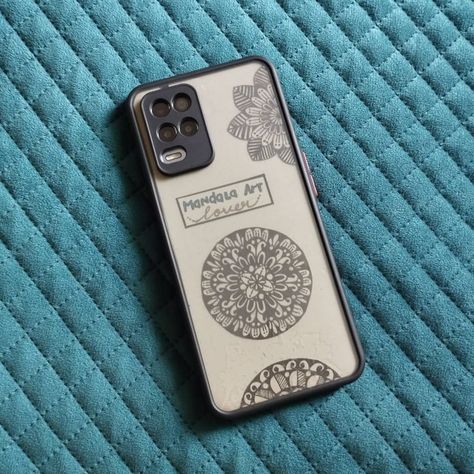 mandala art on phone case😀 try it!! #mandala #mandalaart #phonecasemandala #art #tryitnow Art On Phone Case, Mandala Art Phone Case, Mandala Phone Case, Clouds Wallpaper Iphone, Mandela Art, 1000 Life Hacks, Art Phone Case, Mandala Art Lesson, Adult Coloring Book Pages