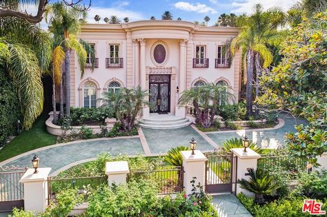 715 N Camden Dr, Beverly Hills, CA 90210 | Zillow 80s House Exterior, 90s House, Old Money House, 80s House, Beverly Hills Mansion, Beverly Hills Houses, Cheap Houses, Beverly Hills California, Design Your Dream House