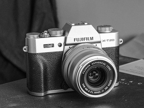 Don't get the X100F since the XT20 with 23 2.0 has to be better: Fujifilm X System / SLR Talk Forum: Digital Photography Review Fujifilm Xt20, Fuji Film, Camera Collection, Dslr Photography Tips, Camera Aesthetic, Photography Reviews, Photo Gear, Fujifilm Camera, Classic Camera