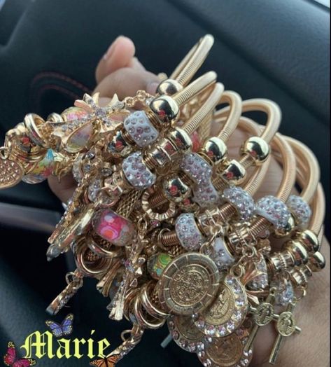 Boujee Jewelry, Jada Marie, Pretty Wig, Arm Candy Bracelets, Charm Bracelets For Girls, Girly Bracelets, Expensive Jewelry Luxury, Indie Jewelry, Wrist Jewelry