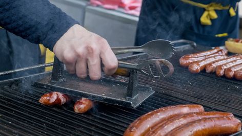 Before you purchase a grill press or pull yours out of the cabinet, make sure you're using it in the most efficient way. Types Of Cooking Oil, Pressed Sandwich, Grill Press, Grill Presses, Small Grill, Types Of Sandwiches, Flavorful Meals, Iron Grill, Grilled Bread