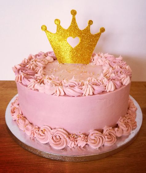 Single Tier Princess Cake, Pink Birthday Cake Princess, Pink And Gold Princess Cake, Her Royal Fiveness Birthday Cake, Princess Cake Simple, Crown Cake Princess, Simple Princess Cake Ideas, Small Princess Cake, Princess Sheet Cake