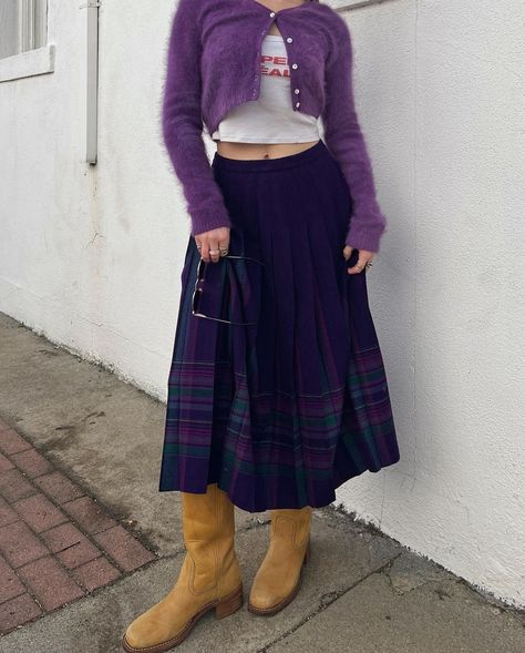 Caroline Tucker (@caroline_tucker) • Instagram photos and videos Pendleton Skirt Outfit, Caroline Tucker Outfits, Caroline Tucker, Cute Fall Fits, Stylish Business Casual, Modest Clothes, Fall 24, Fall Fits, Modest Fashion Outfits