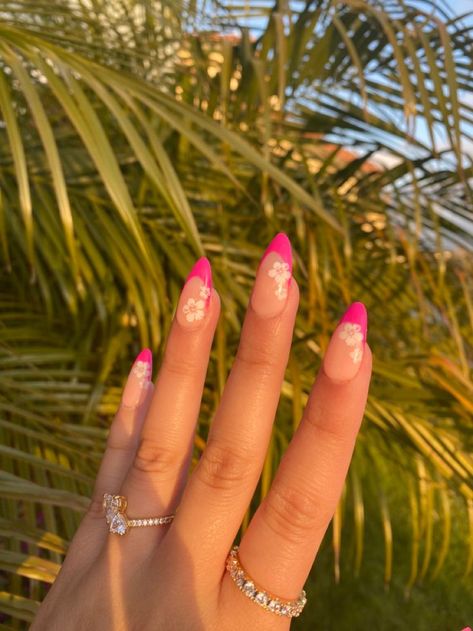 Florida Nails Almond, Almond Nails Cruise, Vacation Nails Pink, Pink Nails Flower, Hawaiian Flower Nails Acrylic, Cute Vacation Nails, Coconut Girl Nails, Hawiian Nails, Nails Coconut