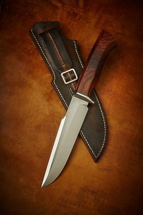 Hunter Knife, Benchmade Knives, Handcrafted Knife, Pretty Knives, Black Walnut Wood, Knife Art, Damascus Knife, Knife Design, Knife Sheath