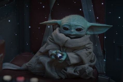 Grogu Sleeping, Mando And Grogu, Yoda Wallpaper, Yoda Funny, Soap Opera Stars, Spoiled Kids, Disney Instagram, Rey Star Wars, Star Wars Yoda