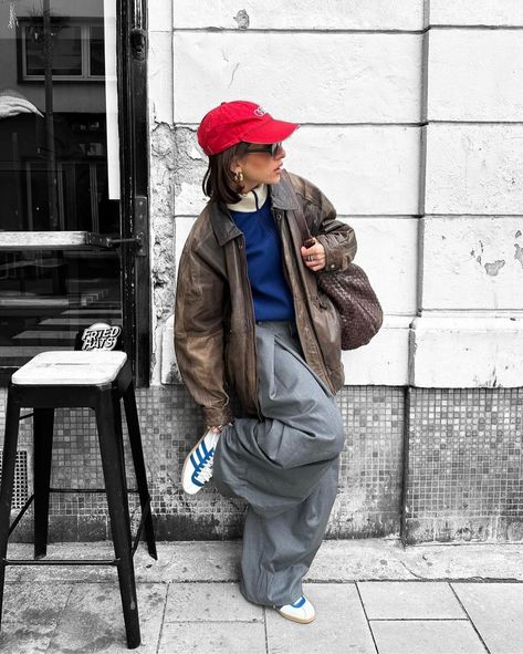 • Girls’ Leather Jacket Style Inspo 🧳🫎 Paint Your Color, Marki • #markispace • • #leatherjacket #girlsfashion #style #fashiontrend #womenswear #outfitinspo Winter Outfits Japan Street Style, Japan Winter Outfit Street Style, Red Cap Outfit, Red Vest Outfit, Grey Jacket Outfit, Adidas Jacket Outfit, Leather Vest Outfit, Leather Jacket Outfit Winter, Composition Illustration