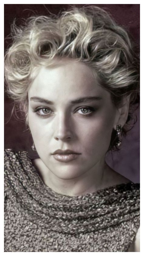 Sharon Stone Young, Rm 2022, Jennifer Aniston Hair, Sharon Stone, Celebrity Portraits, Foto Art, Iconic Women, Blonde Beauty, Hollywood Stars