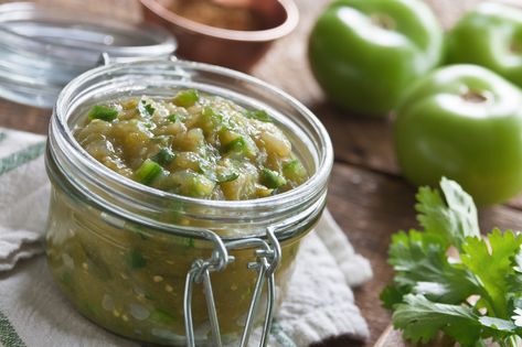 This relish relies on apples to provide the sweetness that many relishes take from added sugar. - Green Tomato Relish | 3 Guiding Stars Green Tomato Relish, Jalapeno Relish, Relish Recipe, Pepper Relish, Tomato Relish, Relish Recipes, Cherry Recipes, Green Tomatoes, Granny Smith Apples