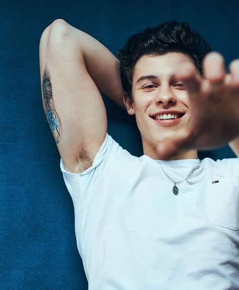 Shawn Mendes Smiling, Shawn Mendes Tumblr, Shawn Mendes Hair, Shawn Mendes Shirtless, Rafael Miller, Selfie Snapchat, Shawn Mendes Imagines, Shawn Mendes Wallpaper, Photoshop Fail