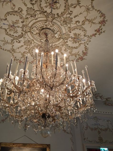 Chandeliers Aesthetic, Modern Royalty Aesthetic, White Victorian Bedroom, Aesthetic Chandelier, Chandelier Aesthetic, Floral Chandelier Wedding, Pin Up Quotes, Ballroom Aesthetic, Gaming Studio