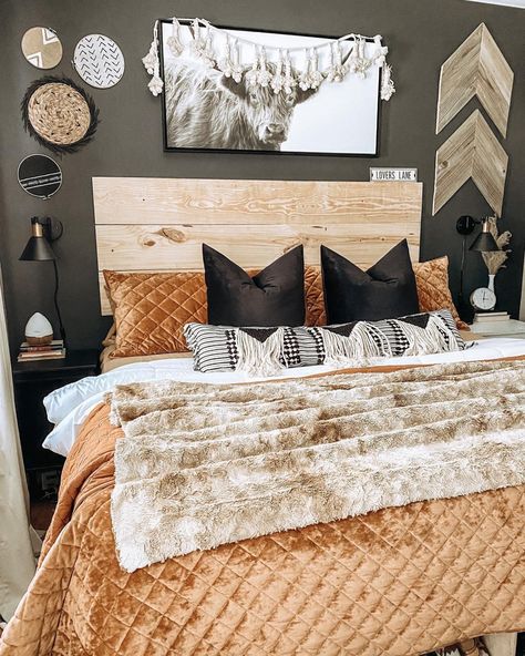 Western Bedrooms, Love Change, Country Bedroom Decor, Ranch House Decor, Western Bedroom Decor, Western Rooms, Western Bedroom, Headboard Ideas, Black Room