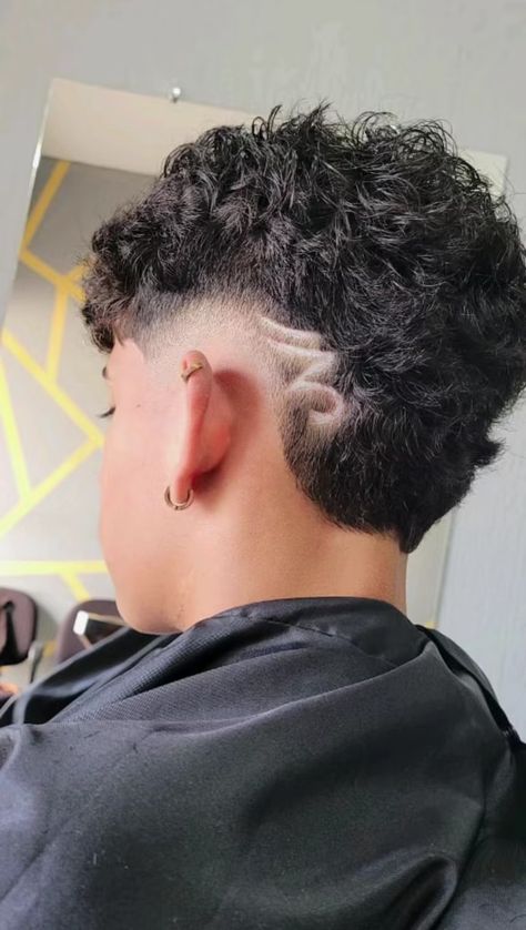 Boys Curly Haircuts, Fade Haircut Designs, Fade Haircut Curly Hair, Short Hair Twist Styles, Short Fade Haircut, Anime Haircut, Curly Hair Fade, Edgars Haircut, Fade Hair