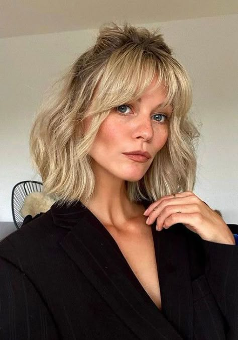 Shaggy Haircuts, Shoulder Length Hair Cuts, Hairstyles For Short Hair, Short Hair With Bangs, Short Blonde Hair, Long Bob, Party Hairstyles, Big Hair, Hair Dos