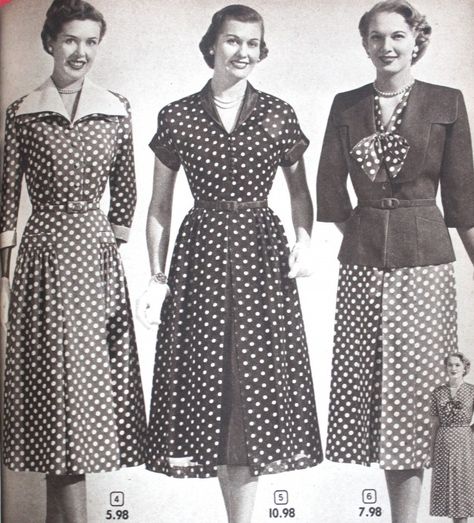 1950s polka dot dresses retro dresses 1950s Polka Dot Dress, Polkadot Outfit, Retro Dress 70s, 70s Fits, Polka Dot Dress Outfit, Dresses 20s, 1950s Accessories, Fall Outfits Women 20s, Polka Dot Dresses