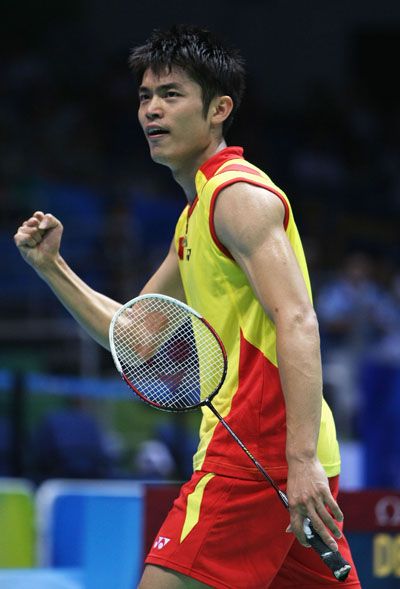 Lin Dan Badminton, Badminton Smash, Badminton Pictures, Lin Dan, Badminton Logo, Badminton Bag, Olympic Badminton, Sporting Legends, Badminton Shoes