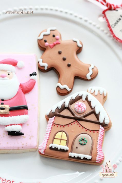 Video – Decorating Christmas Cookies | Sweetopia Decorating Christmas Cookies, Christmas Sugar Cookies Decorated, Gingerbread House Cookies, Ginger Bread Cookies Recipe, Cookie House, Homemade Sweets, Sugar Cookie Designs, Xmas Cookies, Christmas Sugar Cookies