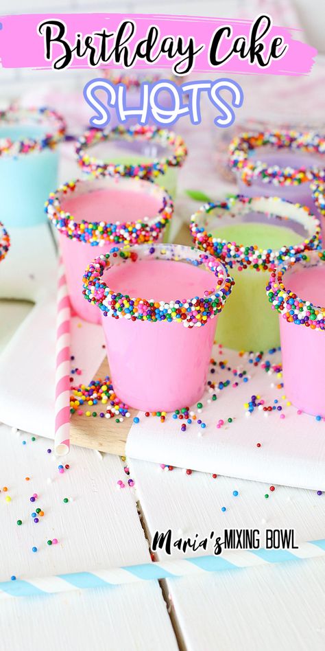 Birthday Cake Jello Shots Recipes, Cupcake Shots Alcohol, Shot Glass Charcuterie Board, Birthday Shots Alcohol, Cake Shots Alcohol, Shotcuterie Board Drinks, Pretty Shots Alcohol, 25th Birthday Food Ideas, 40th Birthday Drink Ideas